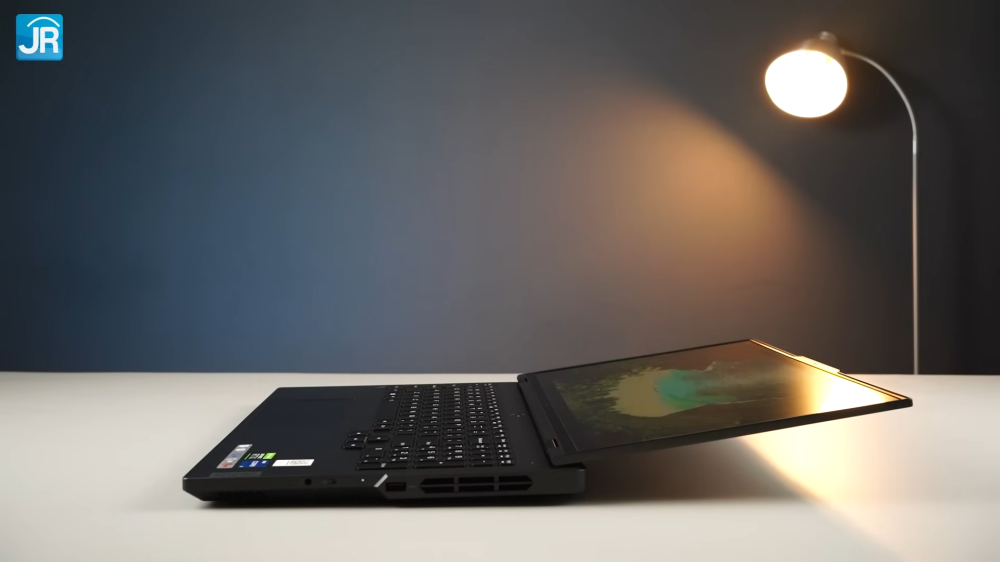 Review Lenovo Legion Pro 5i 16IRX8: Laptop Serba Bisa Super Kencang Kelas Profesional! 6 Lenovo Legion Pro 5i 16IRX8 15