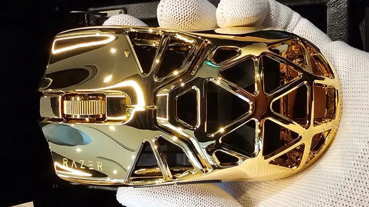 CEO Razer Pamer Mouse Emas 24 Karat 2 Razer Muuse Emas 24K