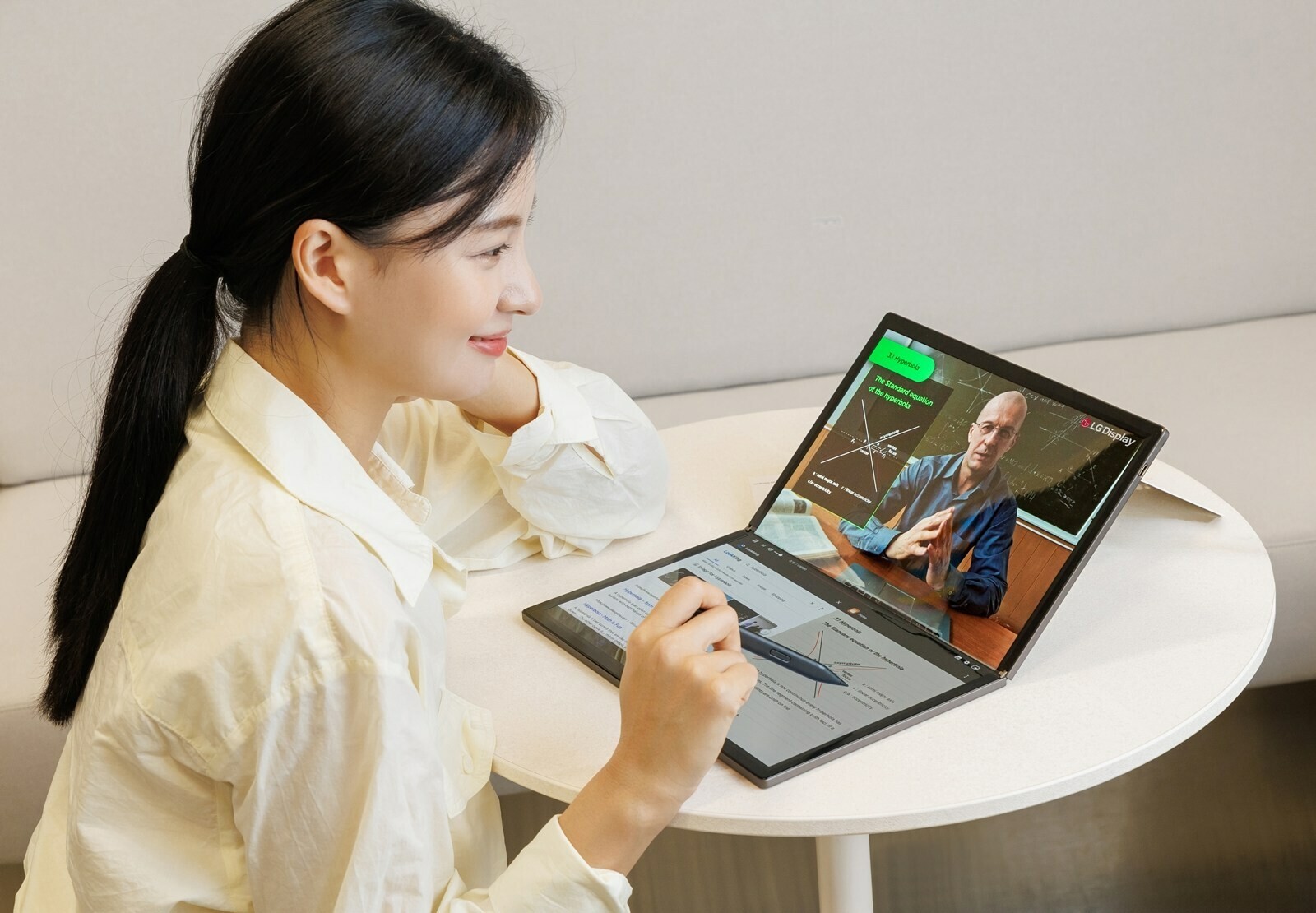 LG Display Mulai Masa Produksi Massal Panel OLED Lipat 17 Inci 10 LG Display
