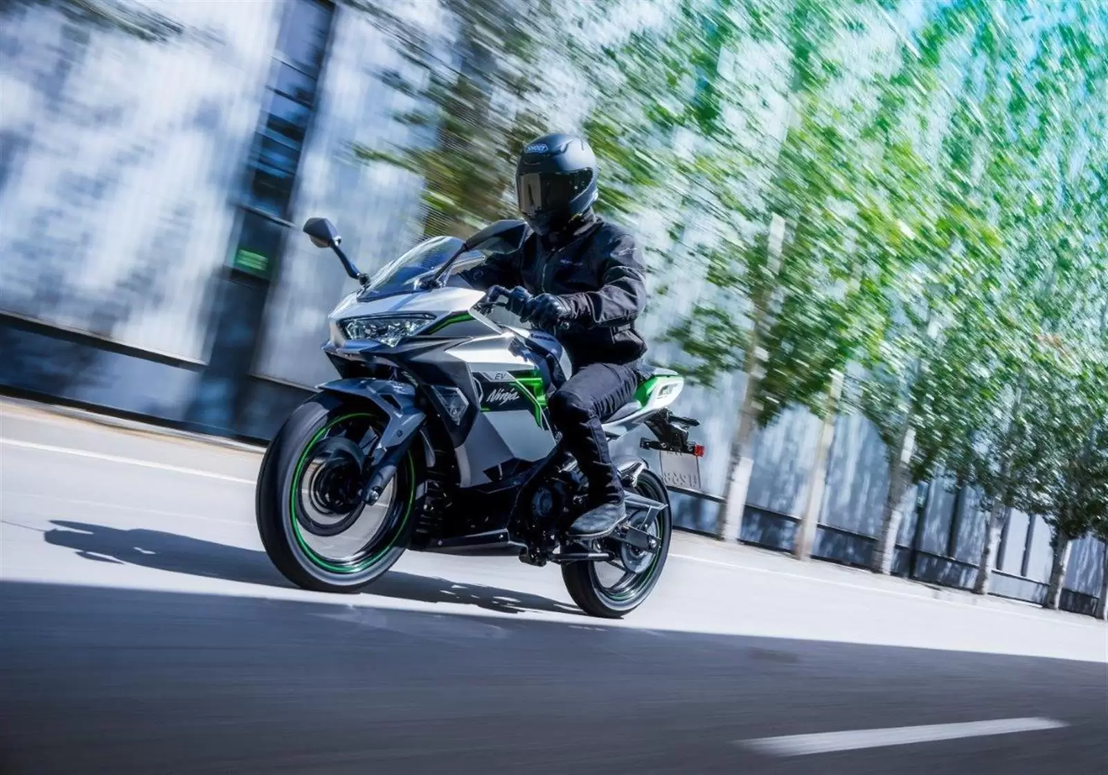 Kawasaki Rilis Motor Listrik Model Ninja, Meluncur Bulan Oktober 1 Kawasaki e-1