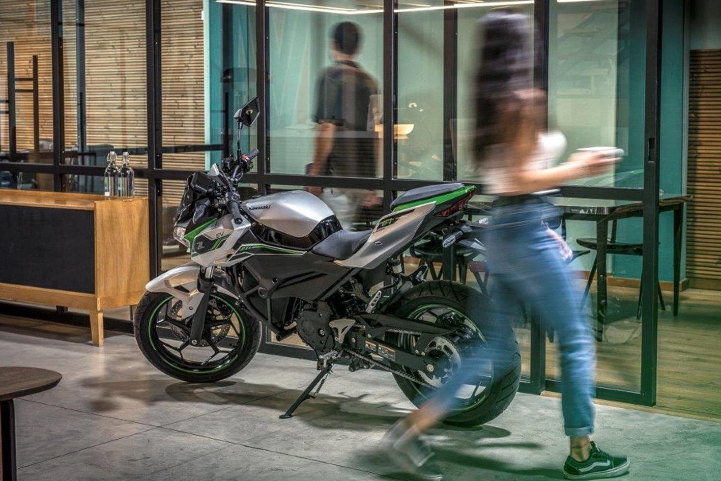 Kawasaki Rilis Motor Listrik Model Ninja, Meluncur Bulan Oktober 1 Kawasaki Z e-1