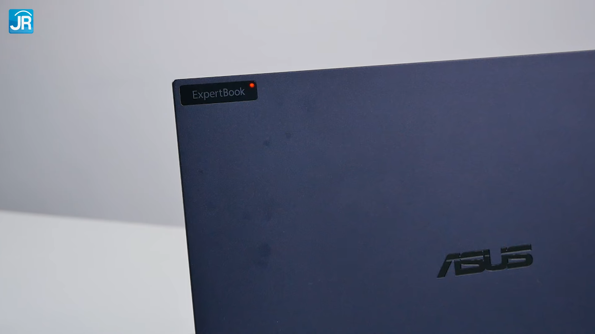 Review ASUS Expertbook B9 OLED (B9403): Laptop Bisnis Layar OLED 14 ASUS Expertbook B9 OLED B9403 10
