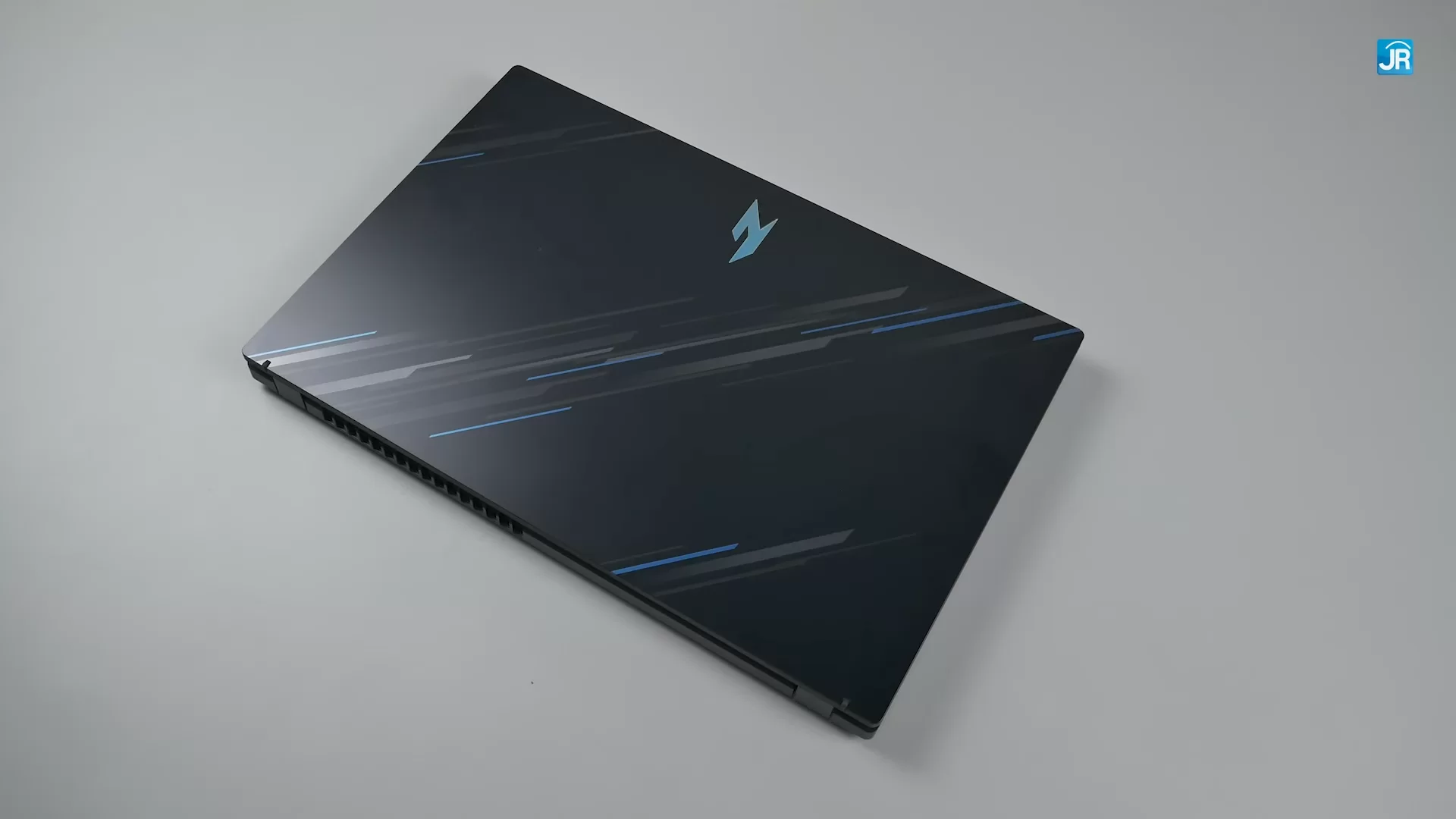 Review Acer Nitro V 15 (ANV15-51): Laptop Gaming Murah dengan CPU 8-Core dan RTX 4050 1 Acer Nitro V 15 10