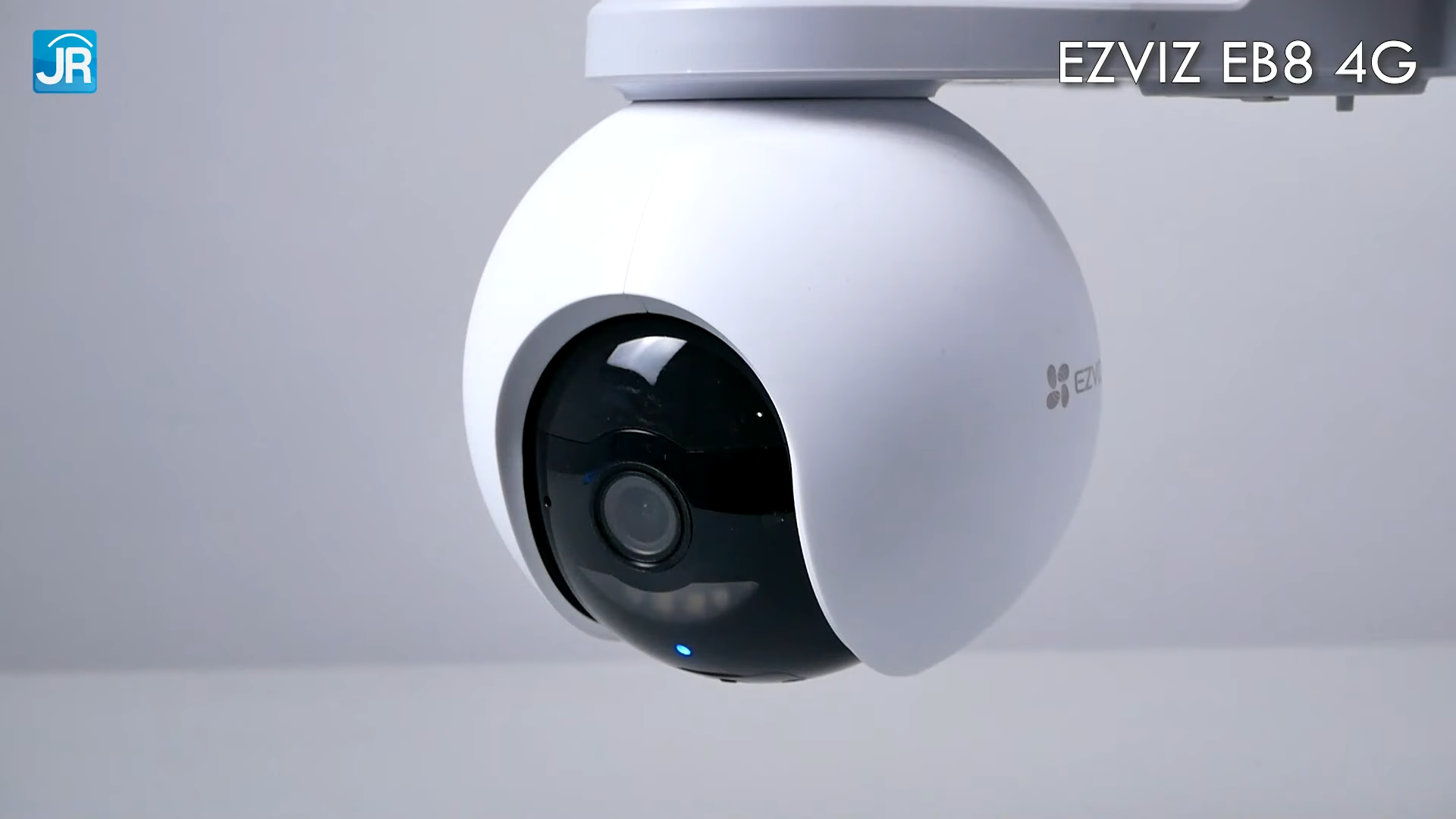 Review EZVIZ EB8 4G: Kamera Wire-Free 4G Tahan Air dengan Banyak Fitur 1 EZVIZ EB8 4G dengan Solar Charging Panel