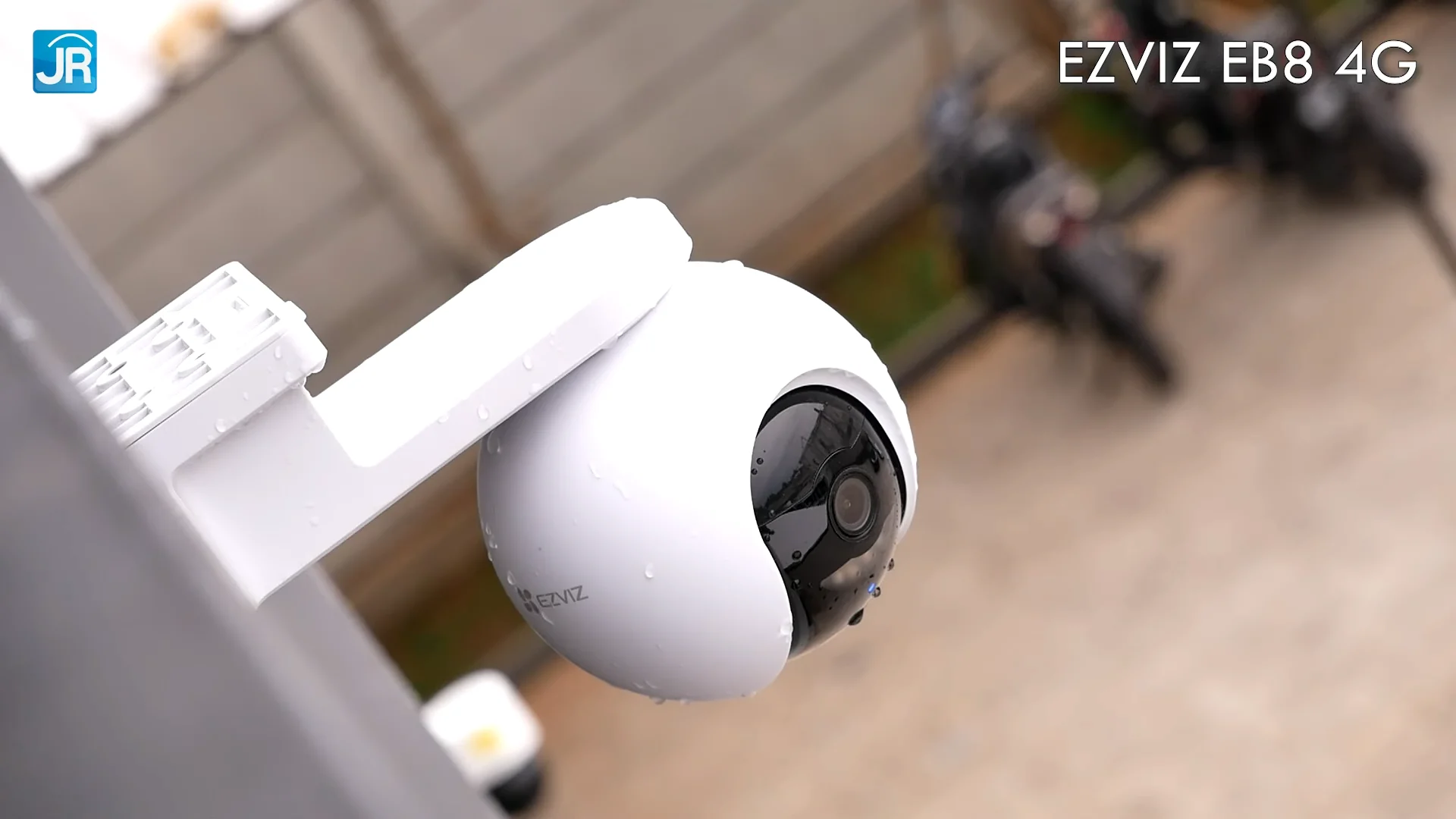 Review EZVIZ EB8 4G: Kamera Wire-Free 4G Tahan Air dengan Banyak Fitur 11 EZVIZ EB8 4G dengan Solar Charging Panel 5