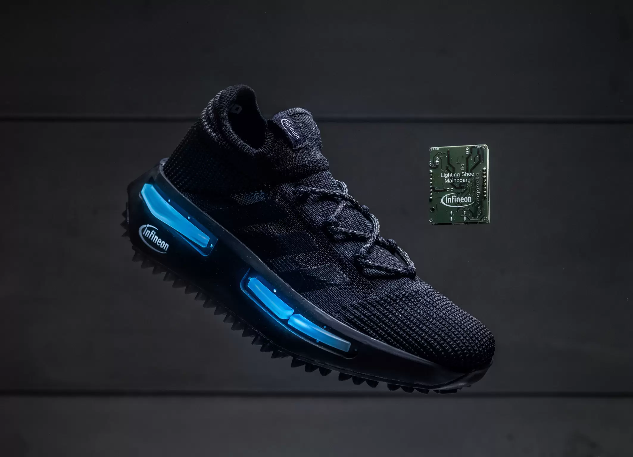 Adidas dan Infineon Kolaborasi Hadirkan Sepatu dengan Lampu LED 1 Lighting Shoe