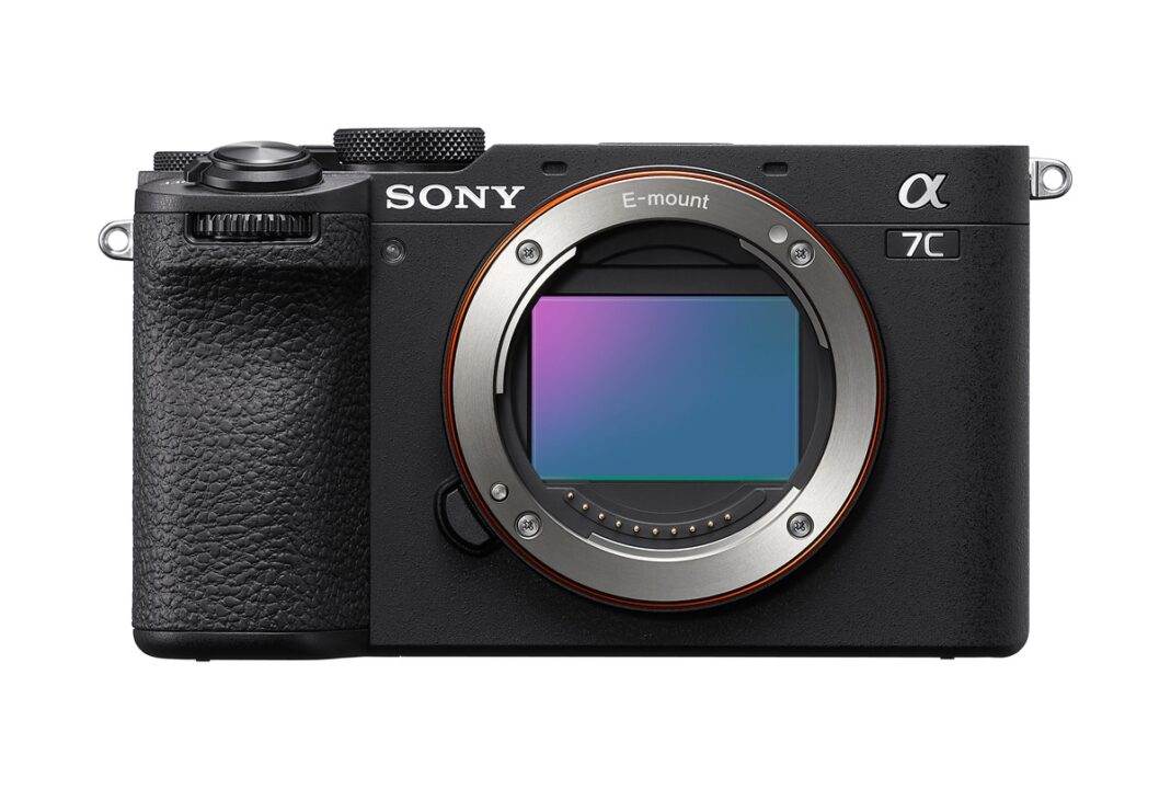 Sony Luncurkan Kamera alpha 7C II front black body