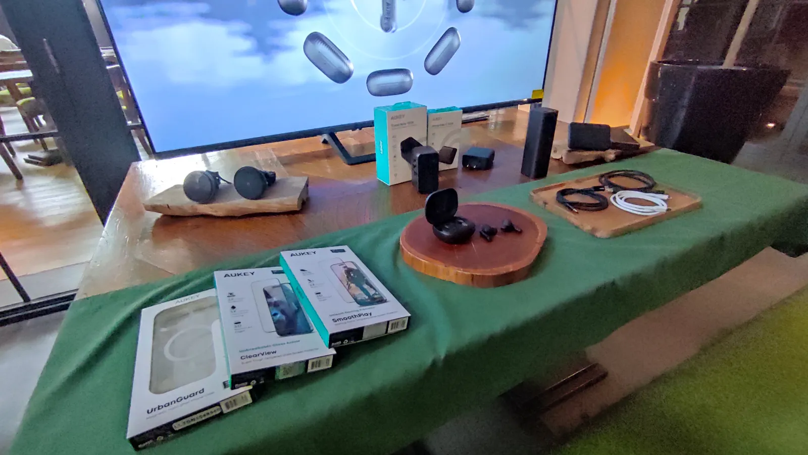 AUKEY Tunjuk Datascrip Sebagai Distributor Tunggalnya di Indonesia 2 aukey 1