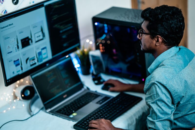 IDC: Pengiriman PC Global di Q3 2023 Menurun Hingga 7,6% 55 by Firosnv. Photography