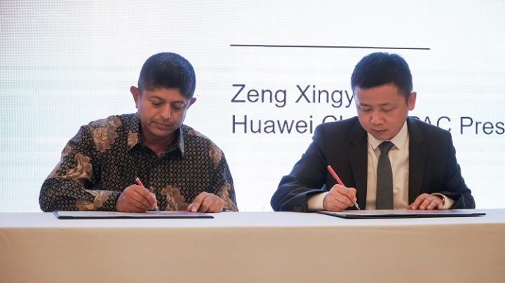 Direct Release: Huawei Cloud Dipilih Sebagai Provider FMC Big Data Platform untuk Mempercepat Ekspansi Bisnis Telkomsel dengan Infrastruktur Unggul dan Teknologi yang Inovatif 1 Bharat Alva Direktur IT Telkomsel kiri dan James Tan Vice President of Solution Sales Huawei Cloud APAC 1