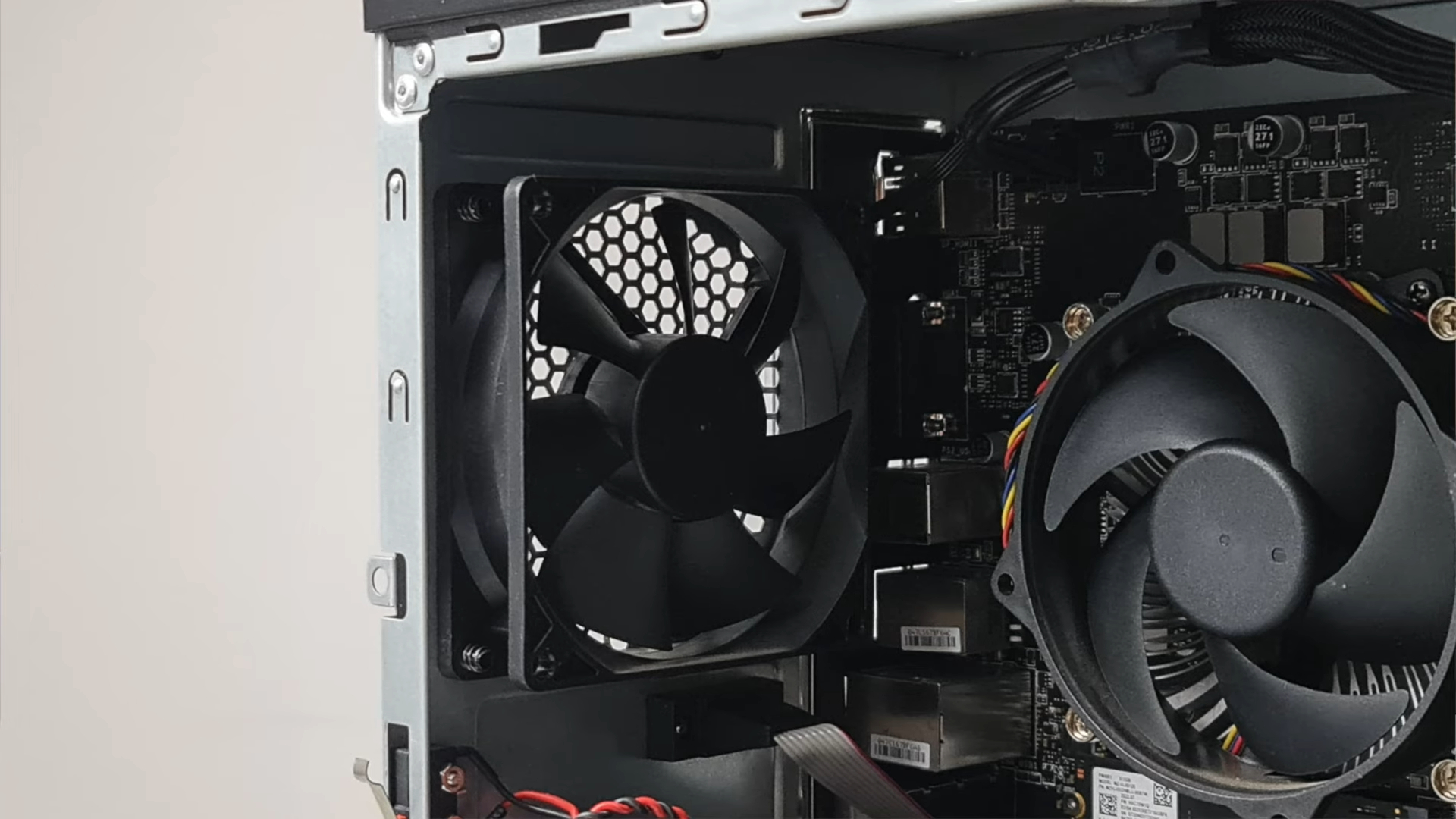 Review MSI PRO DP 180 13th: PC Profesional Kencang 6 MSI PRO DP 180 13th 15