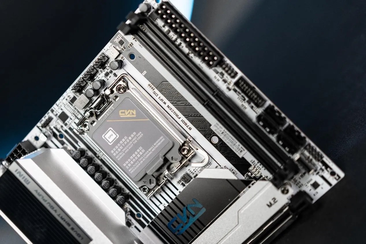 Motherboard mini-ITX Colorful CVN B760I Frozen, Dukung Intel Gen-14 dan DDR5-8000 2 Motherboard mini-ITX Colorful CVN B760I Frozen, Dukung Intel Gen-14 dan DDR5-8000