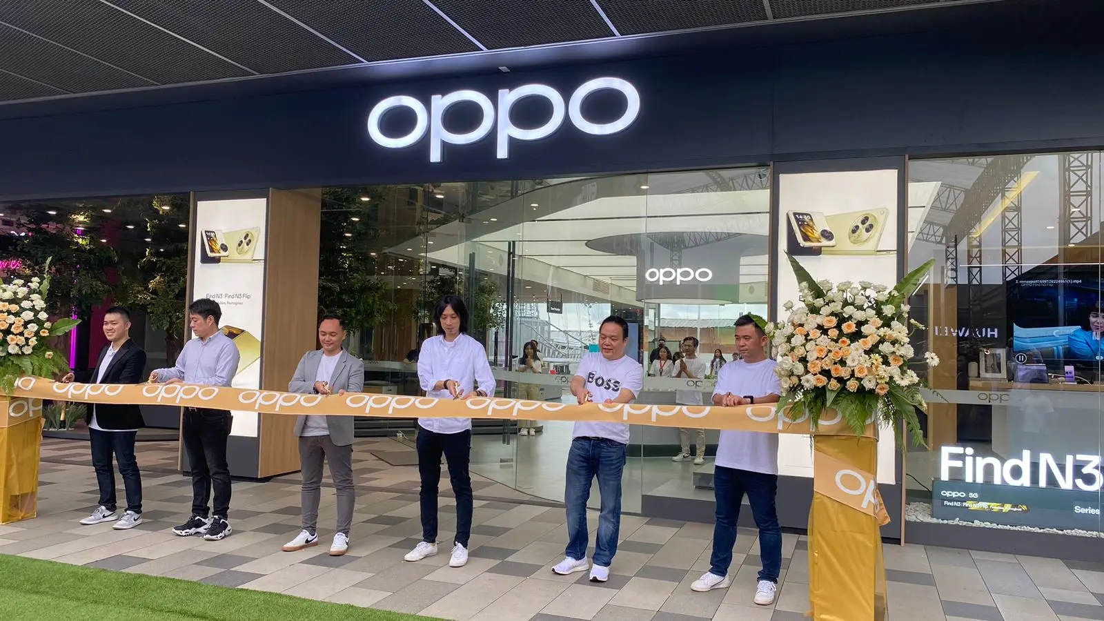 OPPO Resmikan Premium Outlet di Kawasan PIK 2, Terbesar se-Jabodetabek 5 OPPO Resmikan Premium Outlet di Kawasan PIK 2, Terbesar se-Jabodetabek