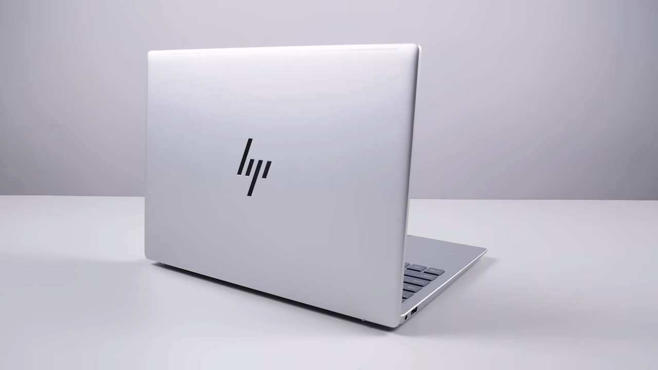 Review HP Pavilion Plus 14 2023: Laptop OLED 2.8K, Kencang dan Irit 4 HP Pavilion Plus 14 2023 11