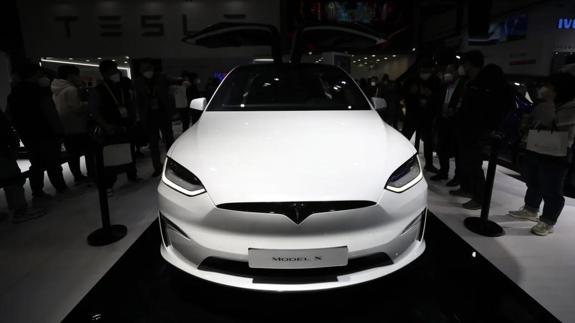 Tesla Tarik 120 Ribu Mobil Di AS, Kenapa? 16 Tesla tarik 120 ribu mobil di AS