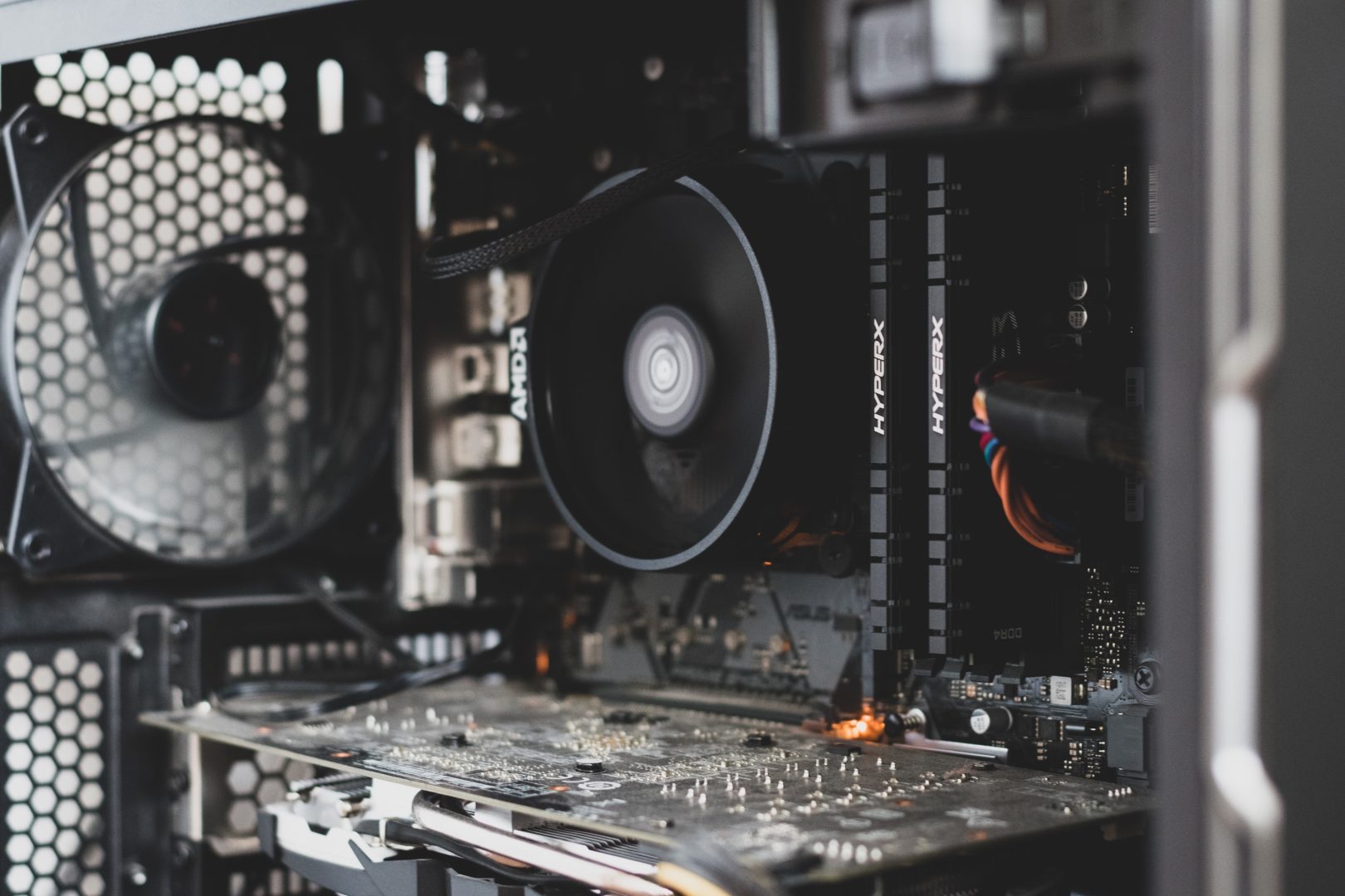 IDC: Pengiriman PC Global akan Membaik di 2024 1 erik gazi RPUXMWbwP7M unsplash