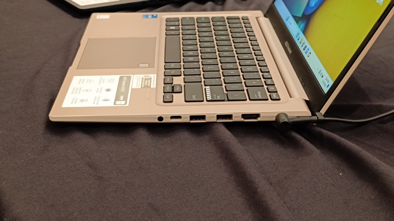 ASUS Vivobook 14 (A1404) Terbaru di Indonesia, Diperkuat Hingga Intel Core i7-1355U 5 ASUS Vivobook 14 A1404 3