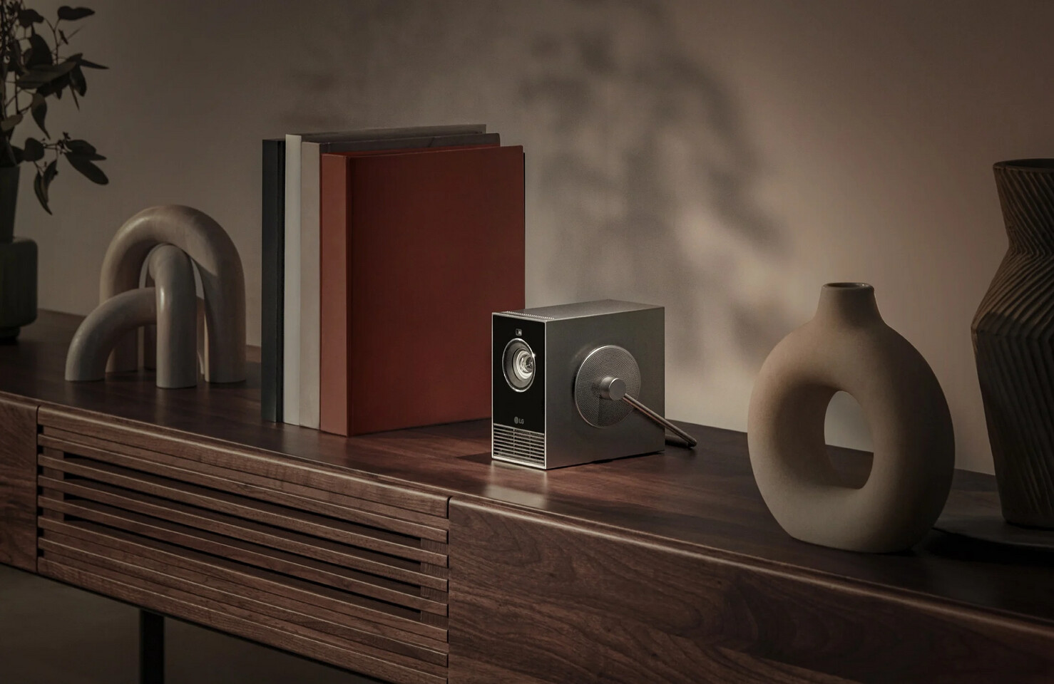 LG akan Pamerkan Proyektor 4K yang Bertenaga dan Stylish 29 LG CineBeam Qube