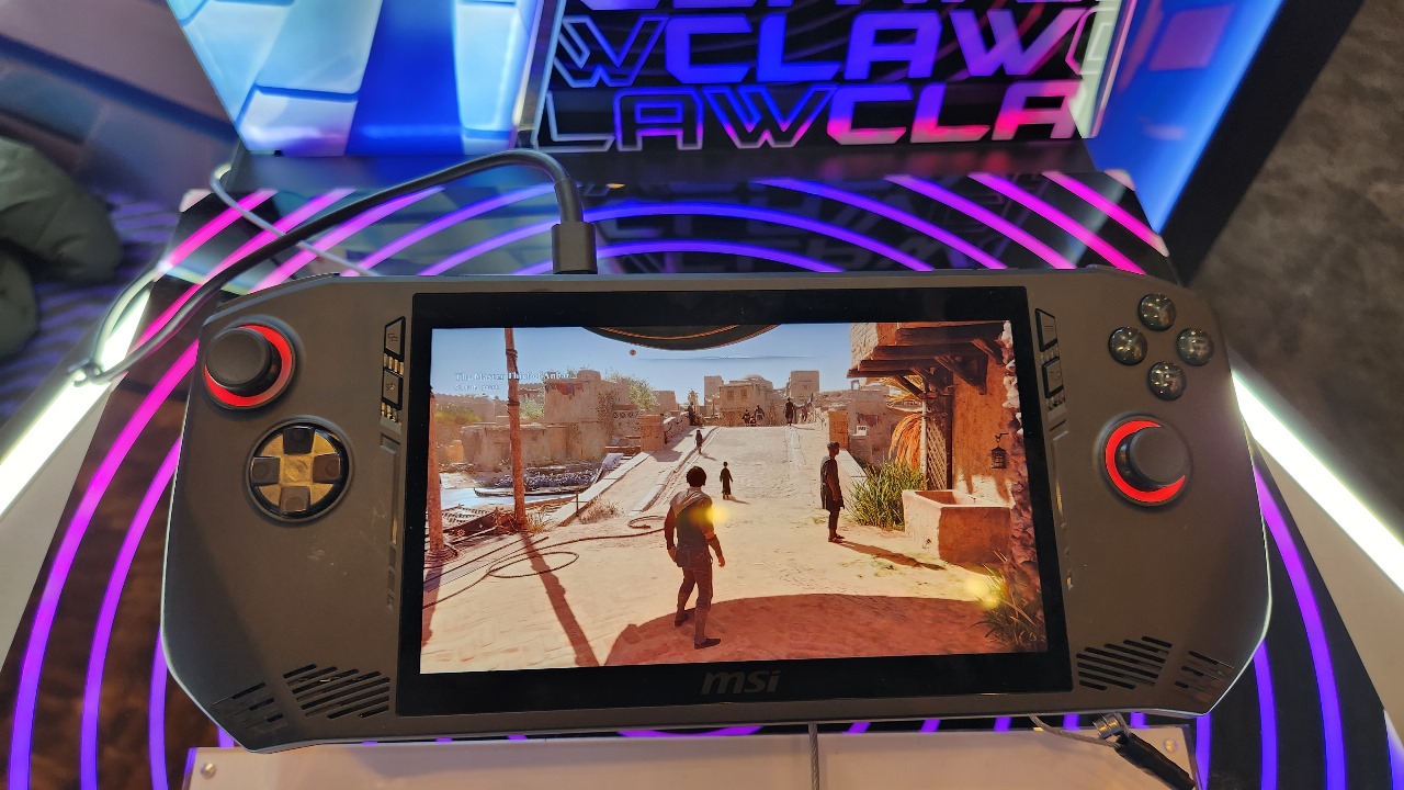 MSI Berencana untuk Rutin Rilis Konsol Gaming Handheld MSI Claw 15 MSI CLaw