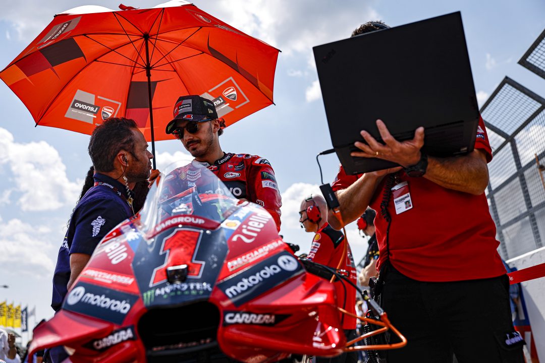 Lenovo Ungkap Teknologi Baru untuk Tim MotoGP Ducati Lenovo 1 Tim Ducati Lenovo bersiap-siap untuk menghadapi kompetisi