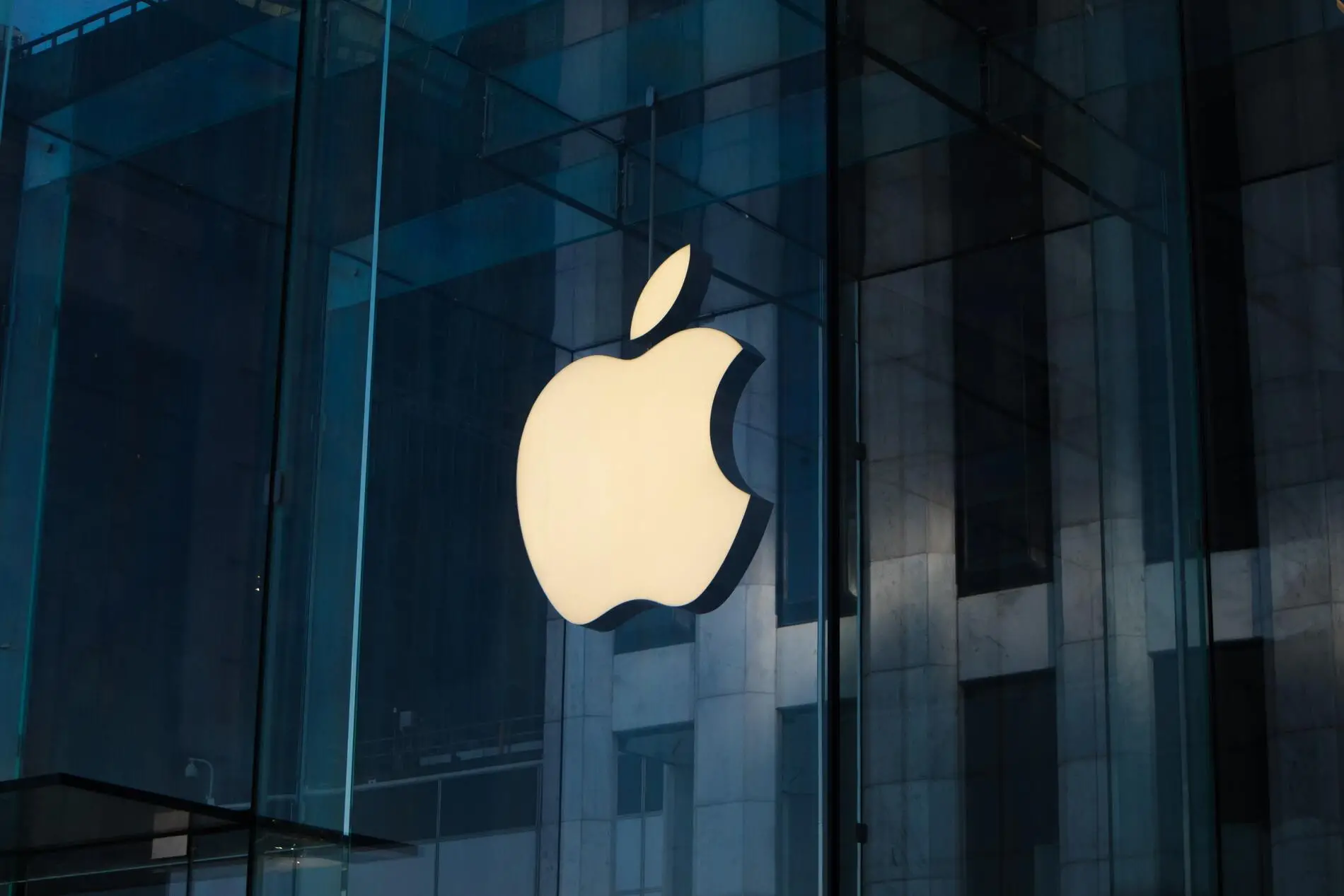 Apple Bakal Hadirkan Fitur AI On Device di iPhone? 16 Apple
