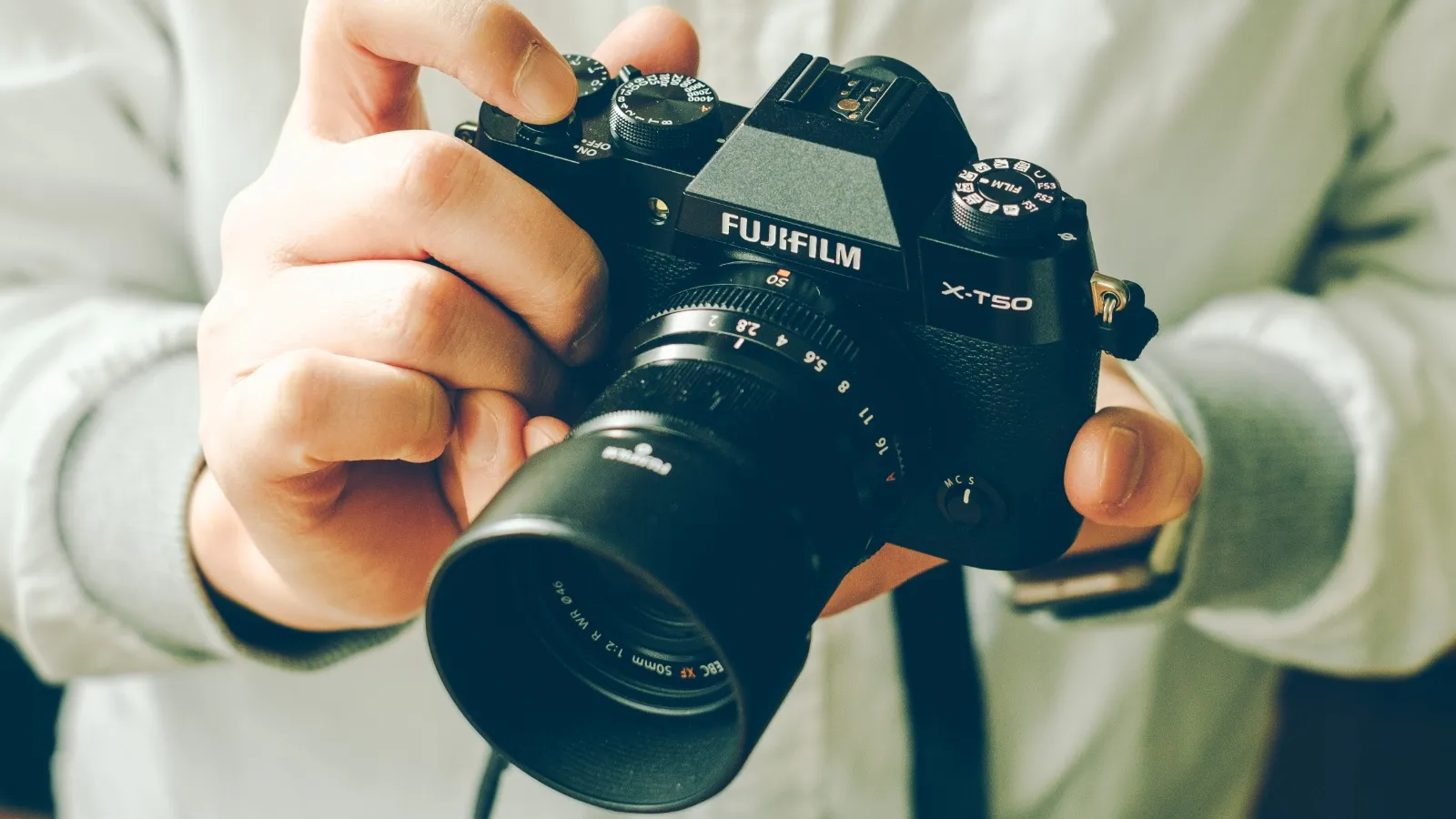 FUJIFILM Luncurkan Dua Kamera Mirrorless Terbaru di Indonesia: X-T50 dan GFX100S II 1 FUJIFILM X T50