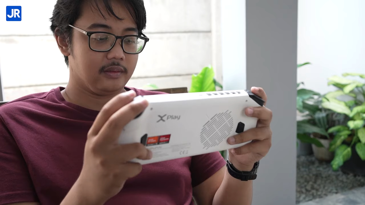 Review Advan XPlay: Handheld Gaming PC Indonesia Terbaik! 9 Advan XPlay 16
