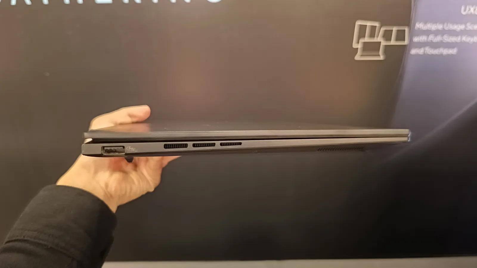 ASUS Zenbook 14 OLED Turut Hadir dengan Ryzen 7 8840HS 4 Zenbook 14 OLED UX3406 2