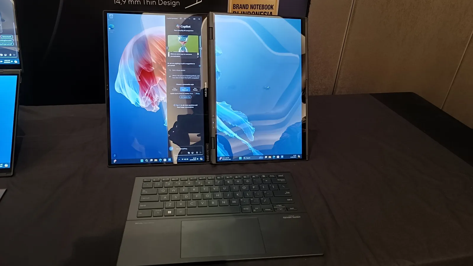ASUS Zenbook DUO Kini Hadir dengan Intel Core Ultra 9 5 asus zenbook duo core ultra 9 4