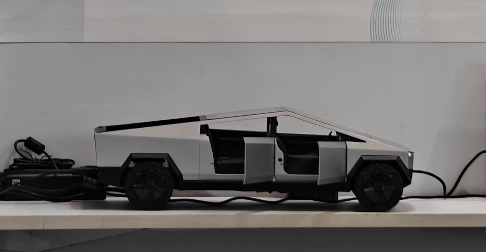 tesla cybertruck mini pc