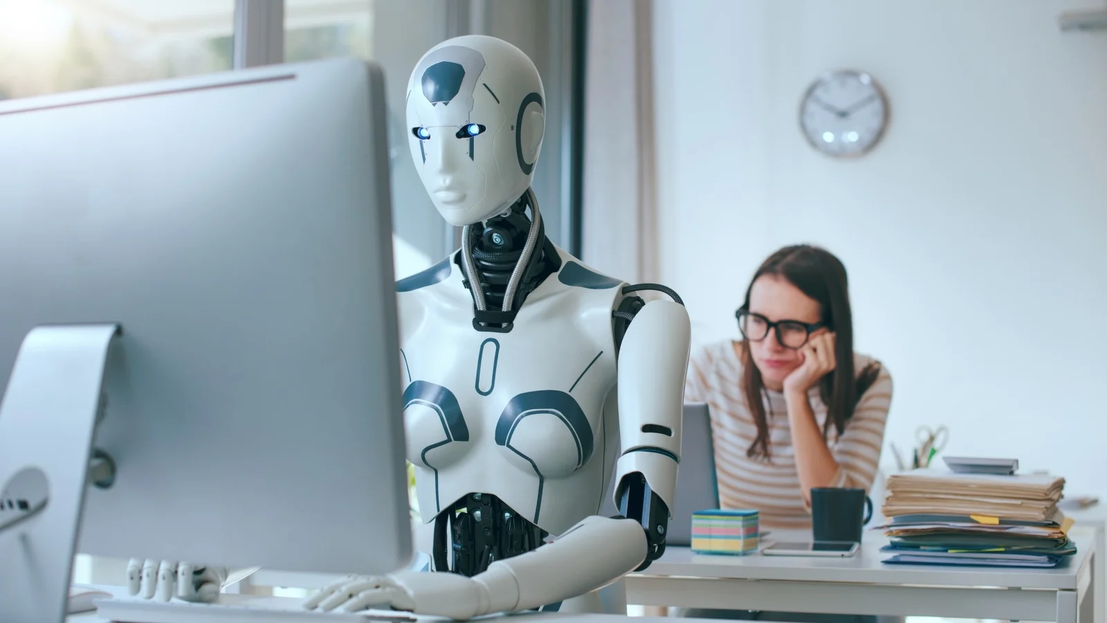 Teknologi AI Membantu Pekerjaan Manusia atau Malah Sebaliknya? 4 Teknologi AI Bikin Karyawan Kesusahan