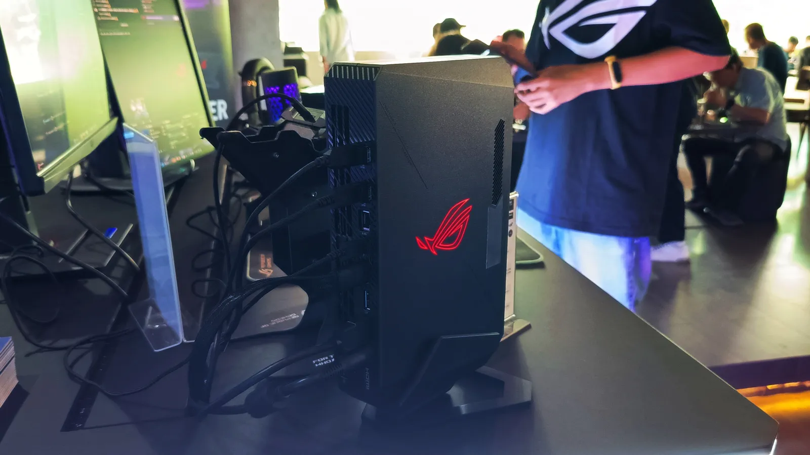 ASUS ROG NUC Meluncur di Indonesia, Mini PC Buat Gamer! 3 ROG NUC 1