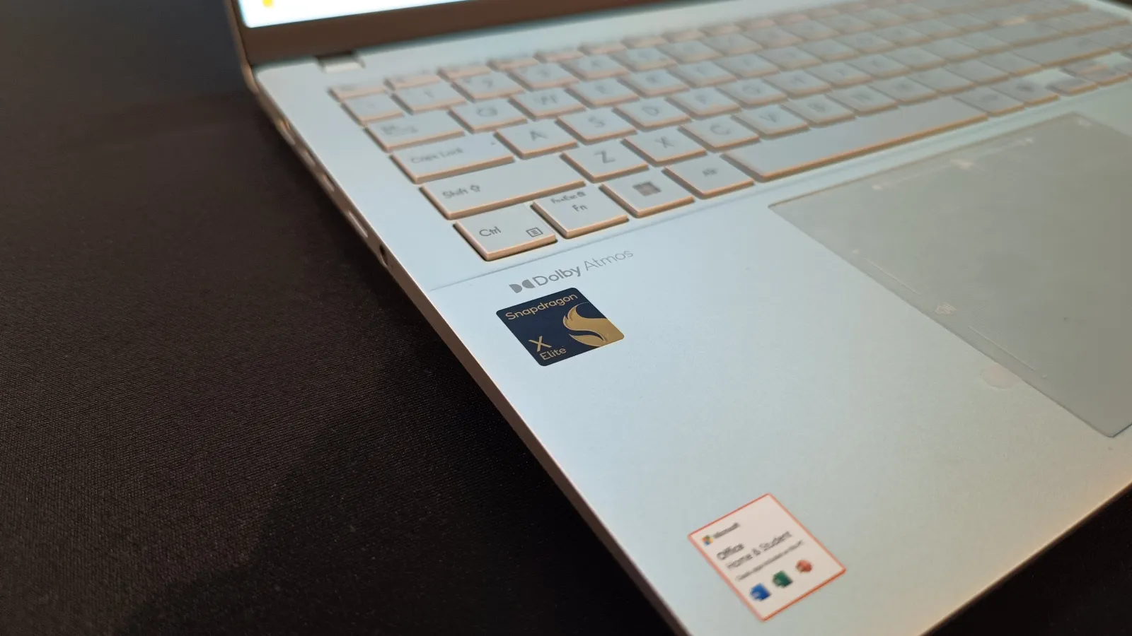 Laptop Copilot+ PC ASUS Vivobook S 15 OLED Segera Hadir di Indonesia 5 ASUS Vivobook S 15 OLED 4