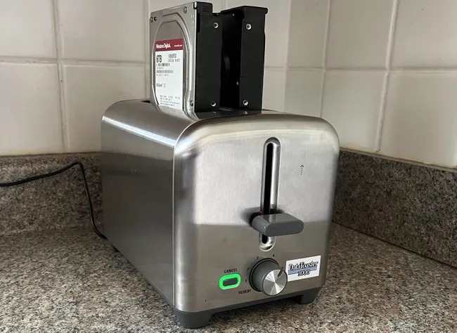 DataToaster 3000, Perangkat NAS Berbentuk Panggangan Roti 7 DataToaster 3000 NAS panggangan Roti