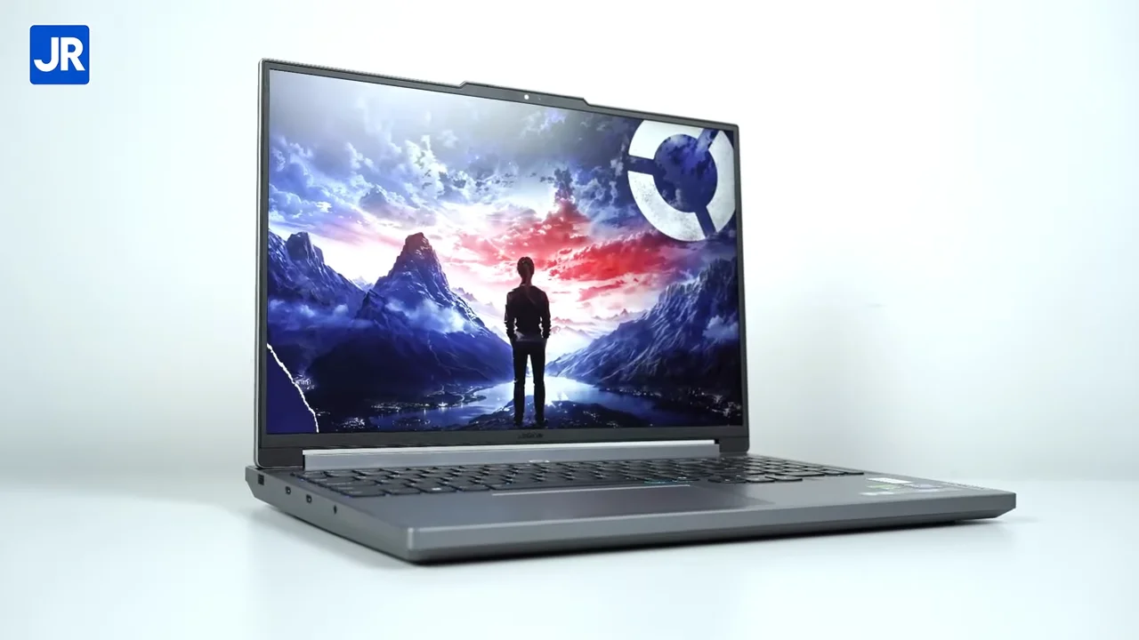 Lenovo Legion 5i Gen 9 16IRX9 1