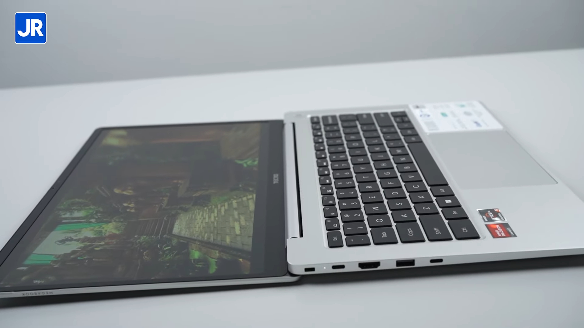 TECNO MEGABOOK T1 R5 AMD Ryzen 11