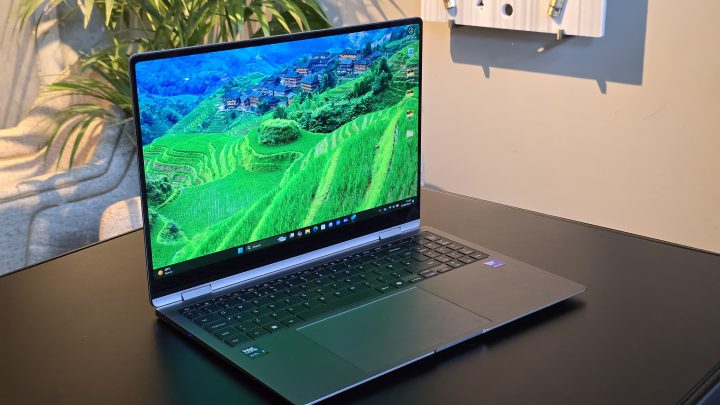 Laptop Intel Lunar Lake Punya Daya Tahan Baterai Lebih dari 20 Jam? 3 jajaran laptop dengan prosesor Intel Lunar Lake