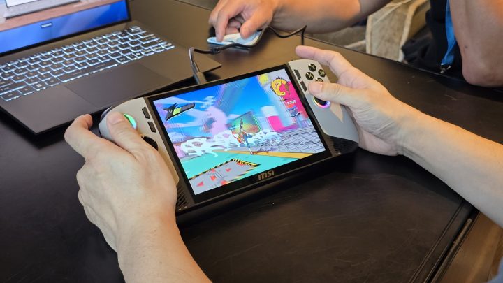 Laptop Intel Lunar Lake Punya Daya Tahan Baterai Lebih dari 20 Jam? 5 MSI Claw 8 AI+ yang ditenagai prosesor Intel Lunar Lake