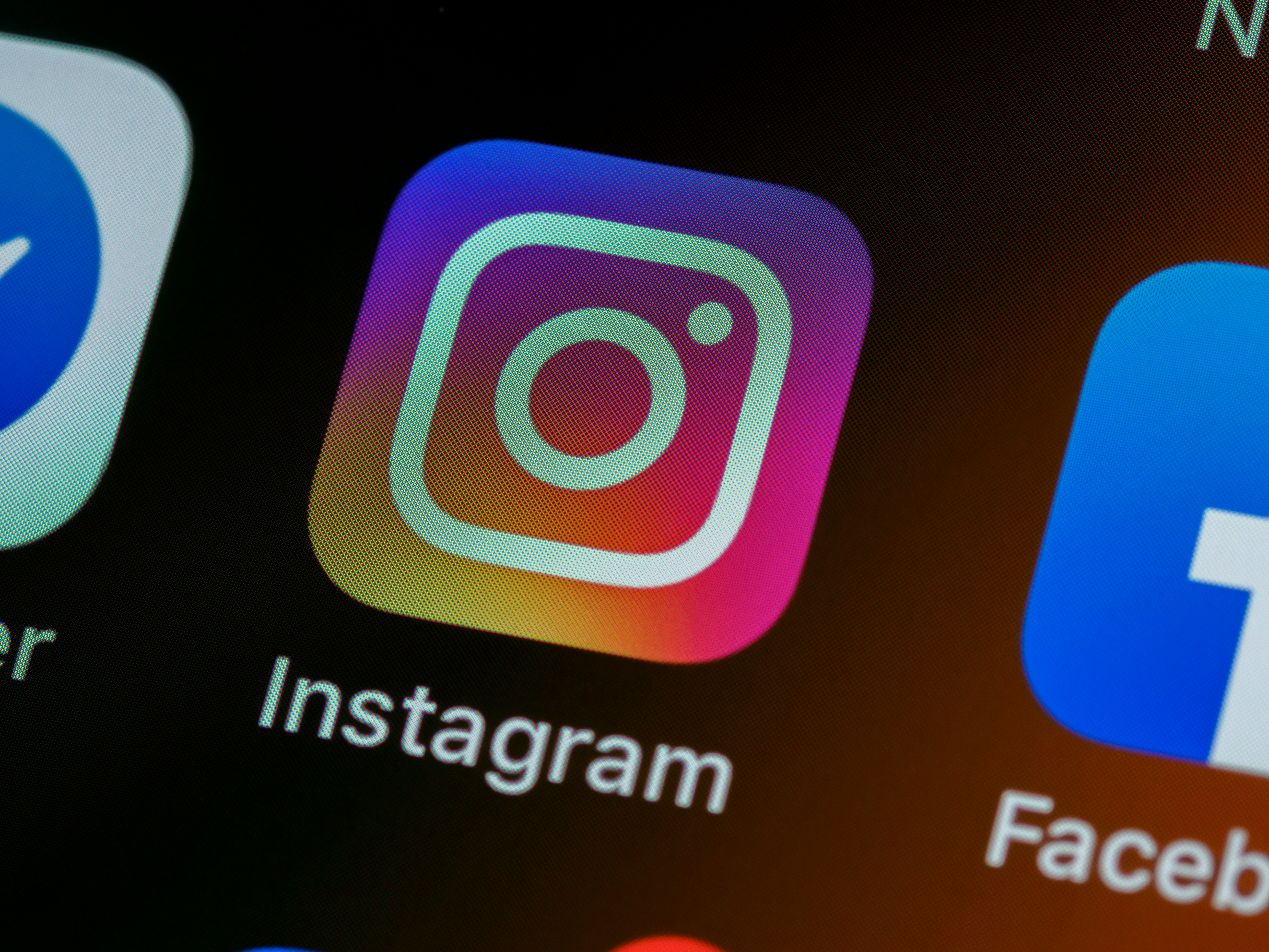 Instagram akan Memperkenalkan  Instagram by Brett Jordan on unsplash.com