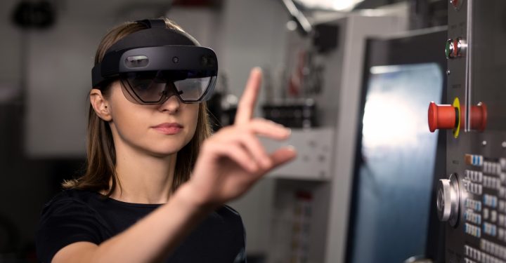 Microsoft Bakal Stop Produksi dan Penjualan HoloLens 2