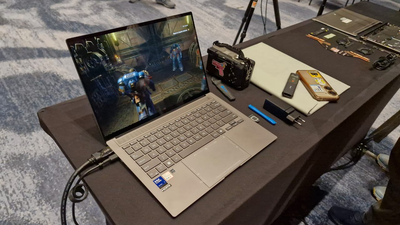 ASUS Zenbook S 14 OLED Segera Hadir di Indonesia, Pertama dengan Intel Core Ultra Zenbook S 14 OLED Intel Lunar Lake