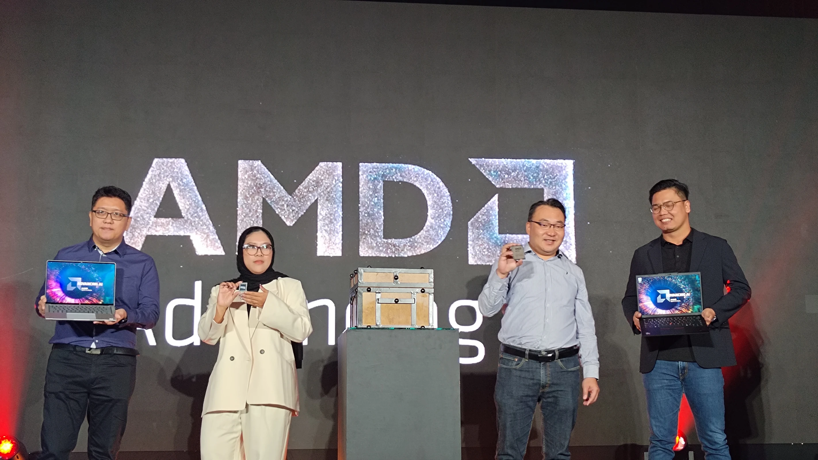 AMD Umumkan Jajaran Prosesor Ryzen AI PRO 300 Series di Indonesia 14 amd ryzen ai pro 300 series (1)