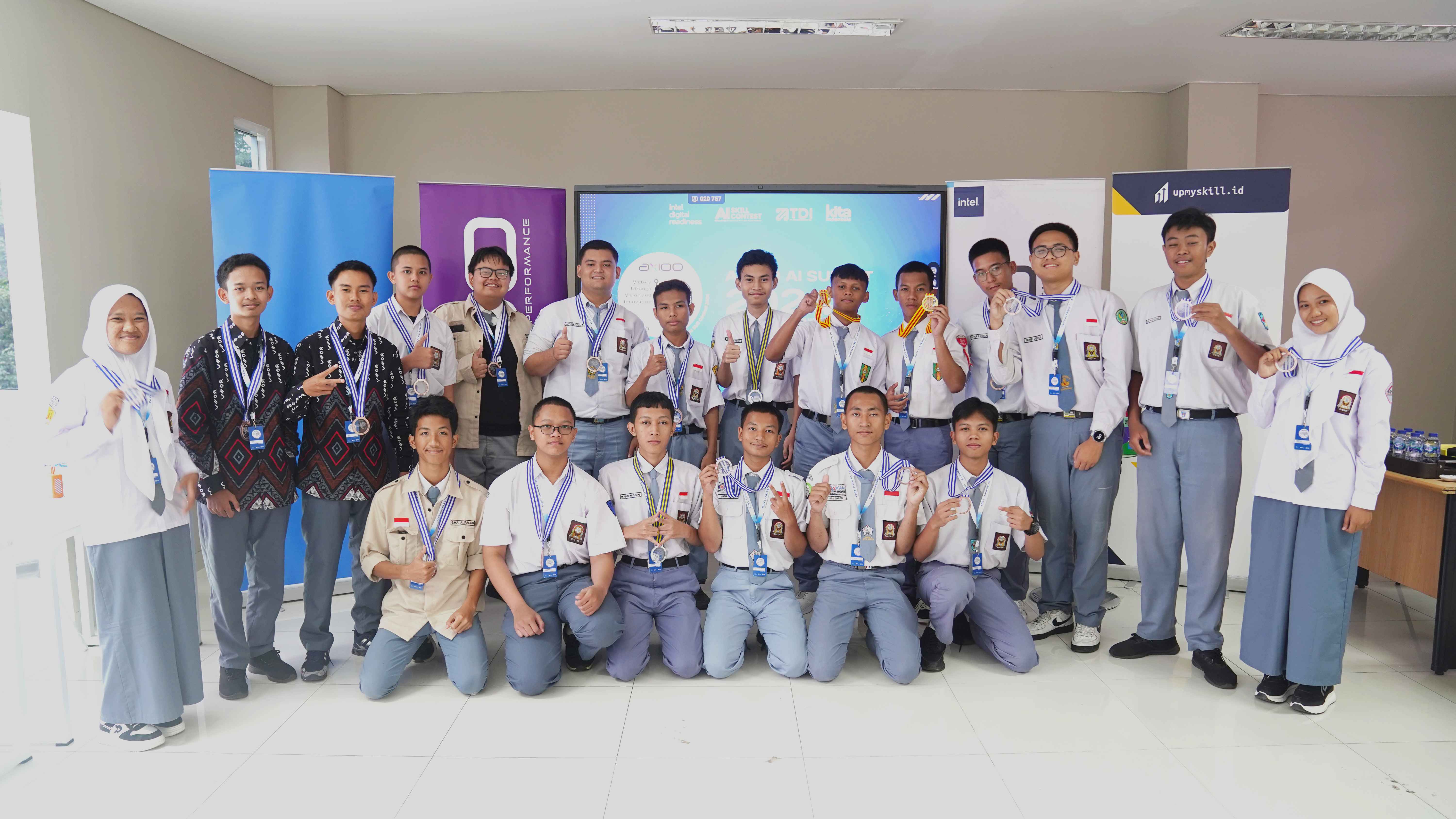 Acara Puncak Axioo AI Summit Digelar, Ini Para Pemenangnya! 1 Peserta Finalis Axioo AI Summit 2024