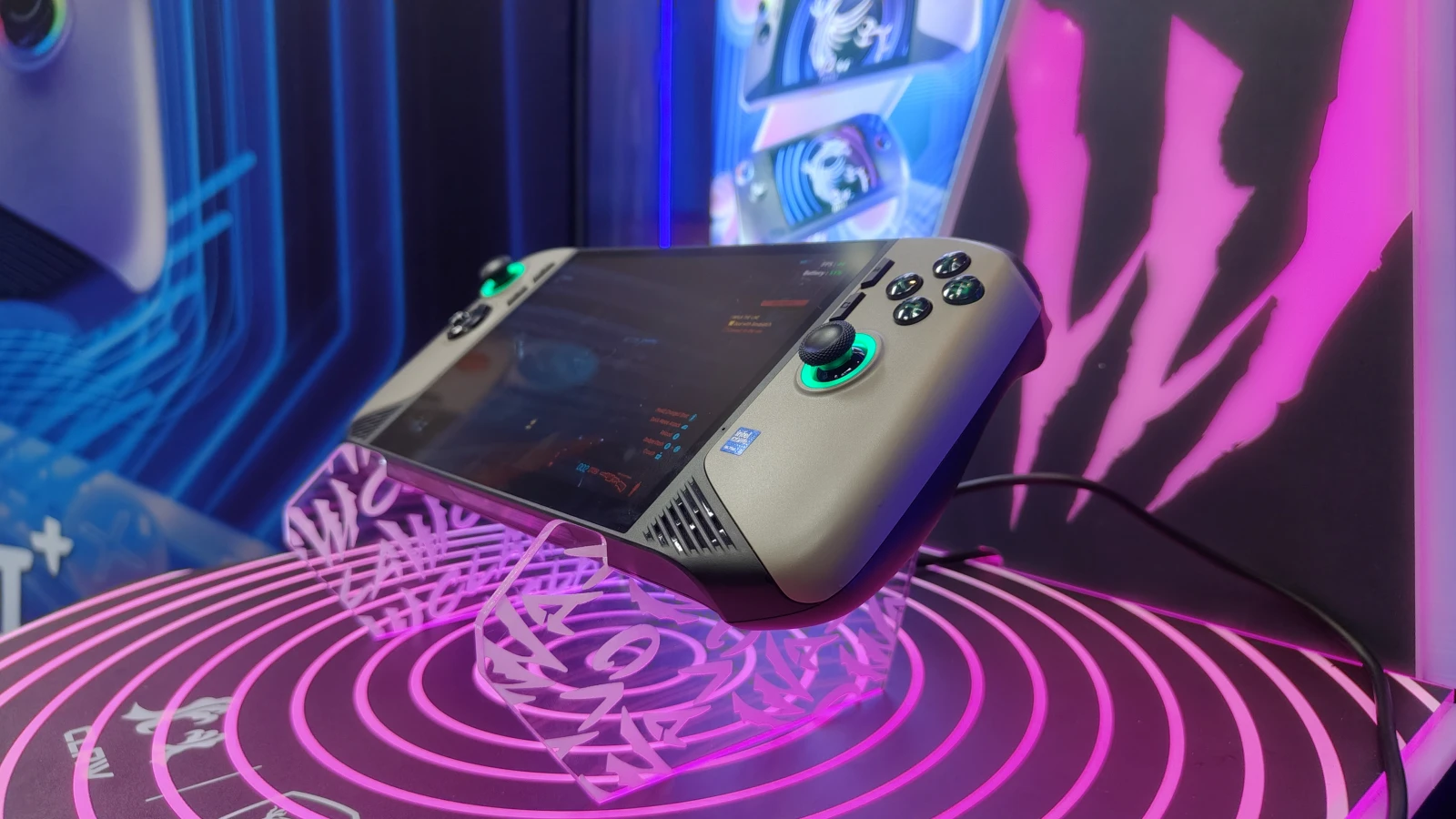 MSI Claw 8 AI+ Resmi Meluncur di Indonesia, Segini Harganya! 3 MSI Claw 8 AI 2