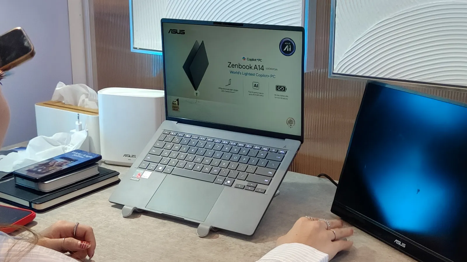 Laptop Copilot+ PC Teringan di Dunia, ASUS Zenbook A14 Resmi Hadir di Indonesia! 2 asus zenbook a14 4