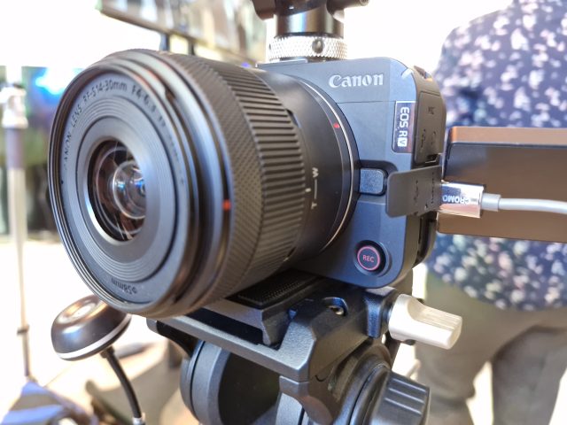 Canon Rilis Tiga Perangkat Baru untuk Kreator Konten Video: EOS R50 V, PowerShot V1, dan Lensa Power Zoom RF-S14-30mm 3 IMG 20250422 WA0049