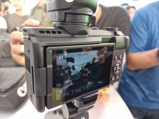 Canon Rilis Tiga Perangkat Baru untuk Kreator Konten Video: EOS R50 V, PowerShot V1, dan Lensa Power Zoom RF-S14-30mm 7 IMG 20250422 WA0050 1