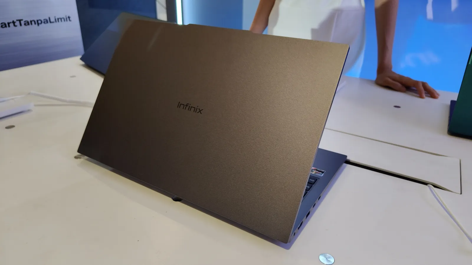 Infinix XBOOK B15 Resmi Rilis, Harga Mulai Rp5 Jutaan 3 infinix xbook b15 1
