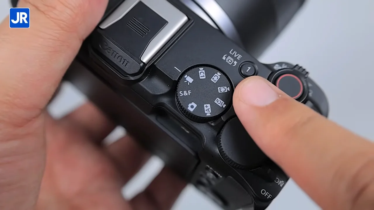 Review Canon EOS R50 V: Kamera Mirrorless Canon Terbaik untuk Konten Kreator Pemula yang Serius! 3 Canon EOS R50 V 3
