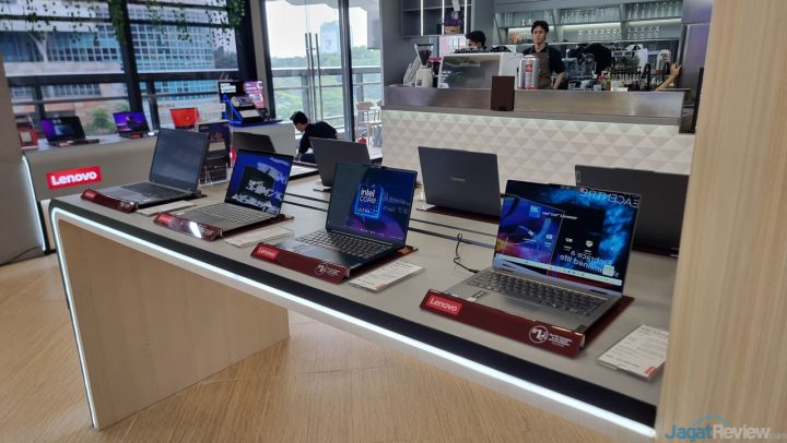 Exclusive Store Terbaru Lenovo Bikin Kita Bisa Ngopi Sambil Belanja Laptop 6 LES BxC 06